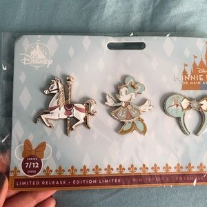 Minnie Mouse The Main Attraction July Pins